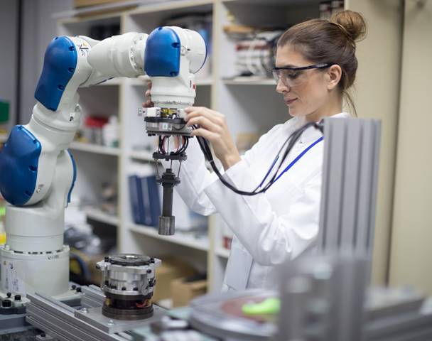 The future of pharma where robots and workers co-exist