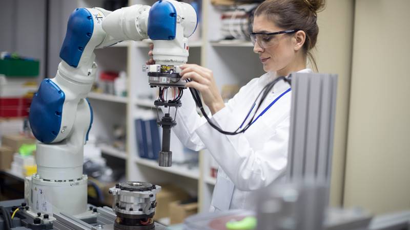 The future of pharma where robots and workers co-exist